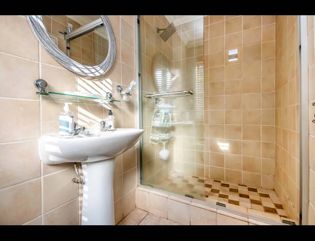2 BEDROOM TOWNHOUSE FOR SALE IN HONEYDEW MANOR